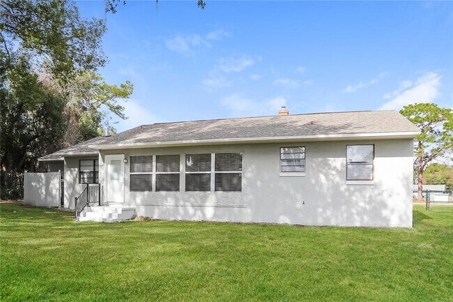 Building Photo - 131 Serena Rd