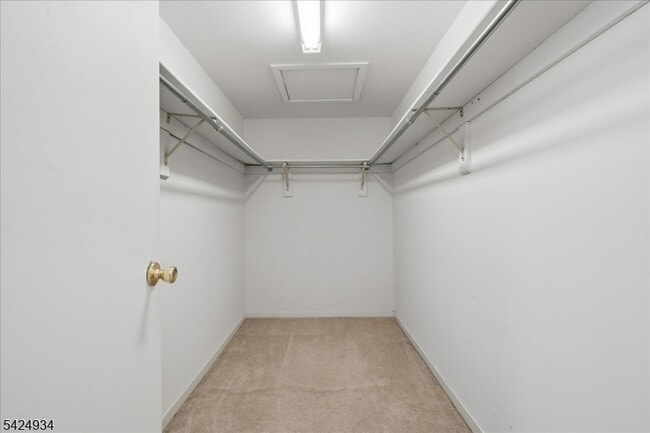 Building Photo - 5 Ajax Ct