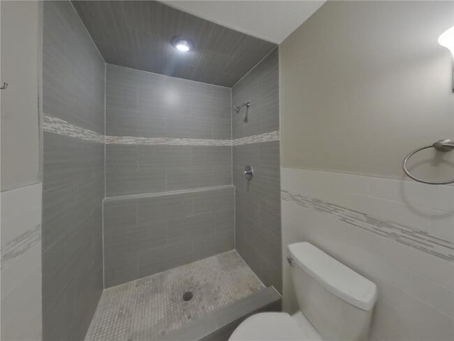 Building Photo - 7326 Lander Ave NE