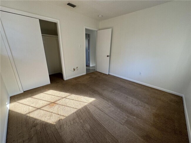 Building Photo - 7445 Bowers Ln