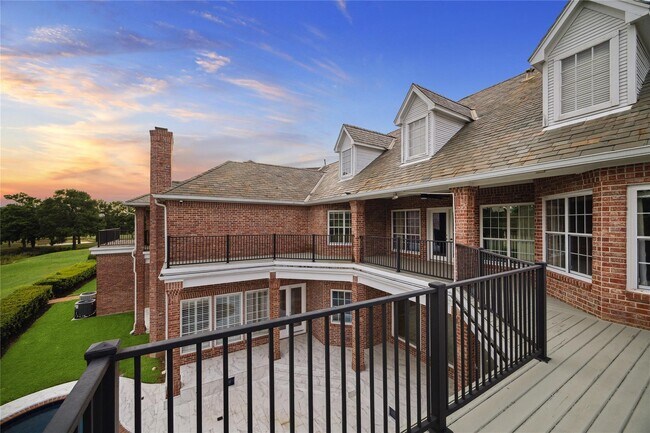Building Photo - 23 Glen Eagles Dr