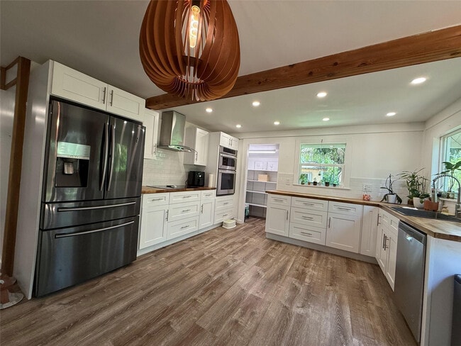 Building Photo - 22990 SW 156th Ave