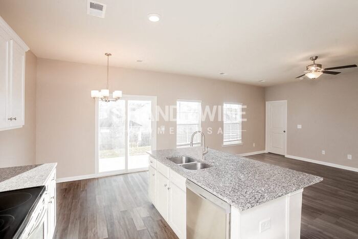 Building Photo - 519 Glenmanor Dr