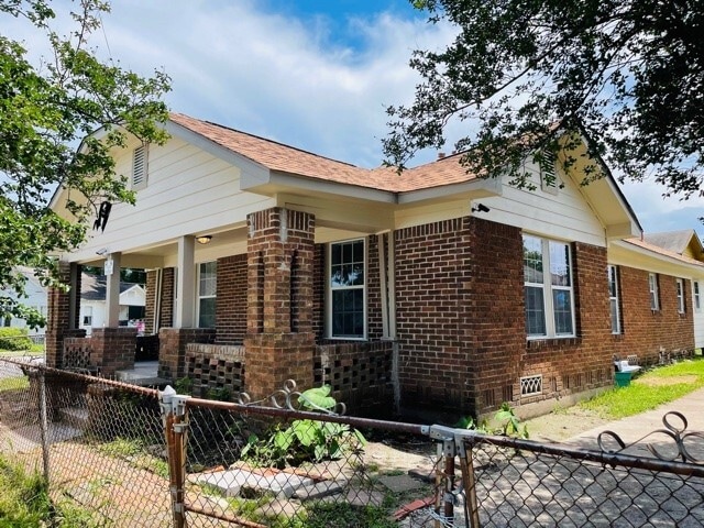 Building Photo - 6950 Avenue L