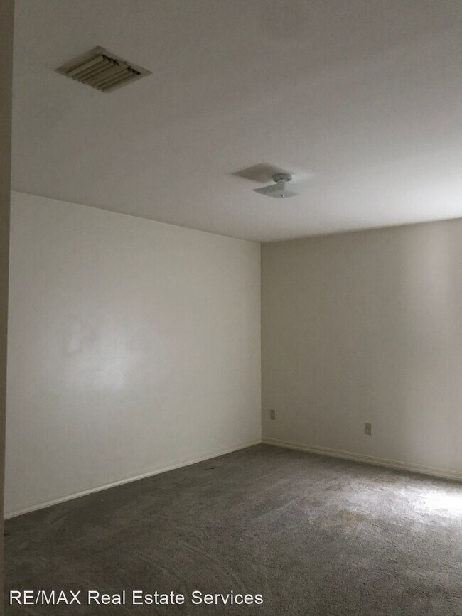 Building Photo - 3 br, 2.5 bath House - 10032 Georgetown
