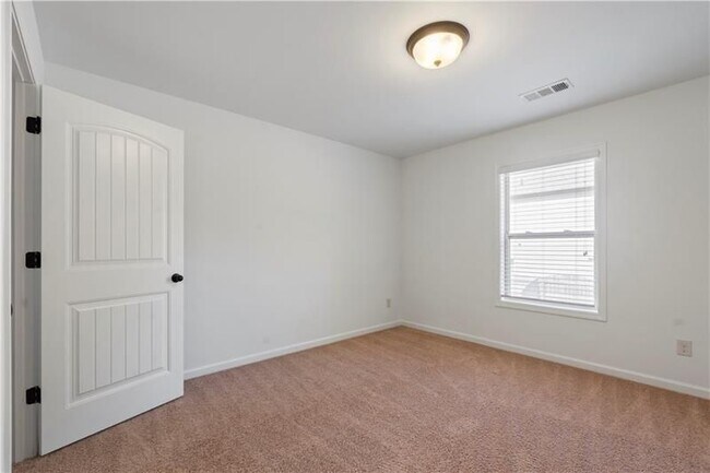 Building Photo - 2080 Redbarn Court