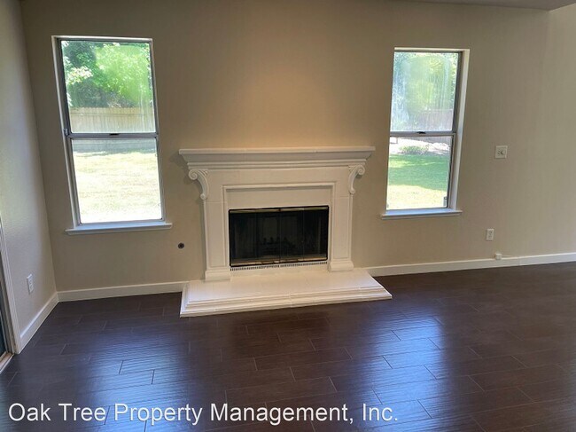 Building Photo - 3 br, 2.5 bath House - 10352 N. Doheny Drive