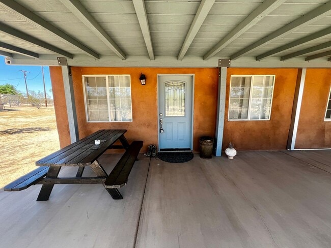 Building Photo - Charming 3-Bedroom Home for Rent in Landers, CA w SPA
