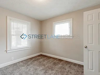 Building Photo - 1412 E Bradbury Ave