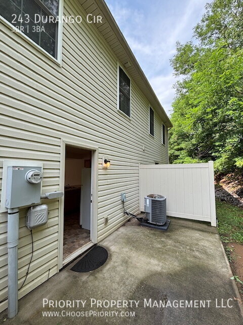 Building Photo - 243 Durango Cir