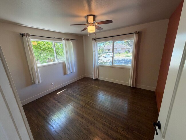 Building Photo - 3 Bedroom | 2 Bathroom | Single family home in Golf Course Terrace