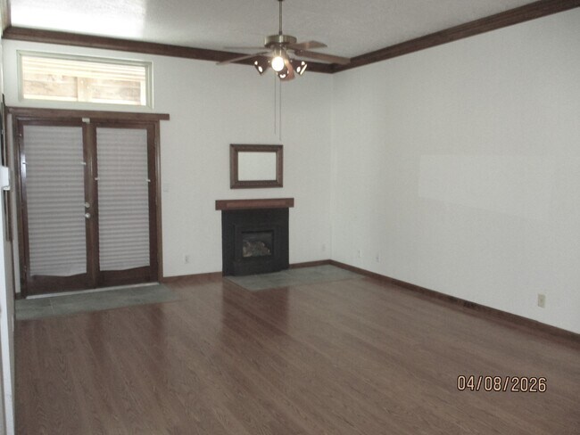 Building Photo - 10409 Camino Del Oso NE