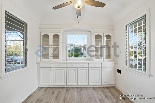 Building Photo - 1421 Stearns Dr