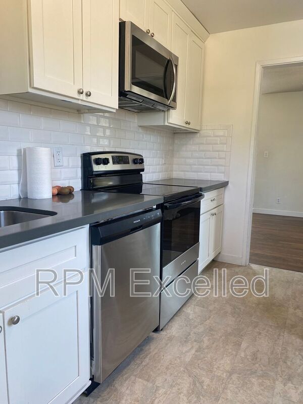 Building Photo - 5225 E McDacer Ave
