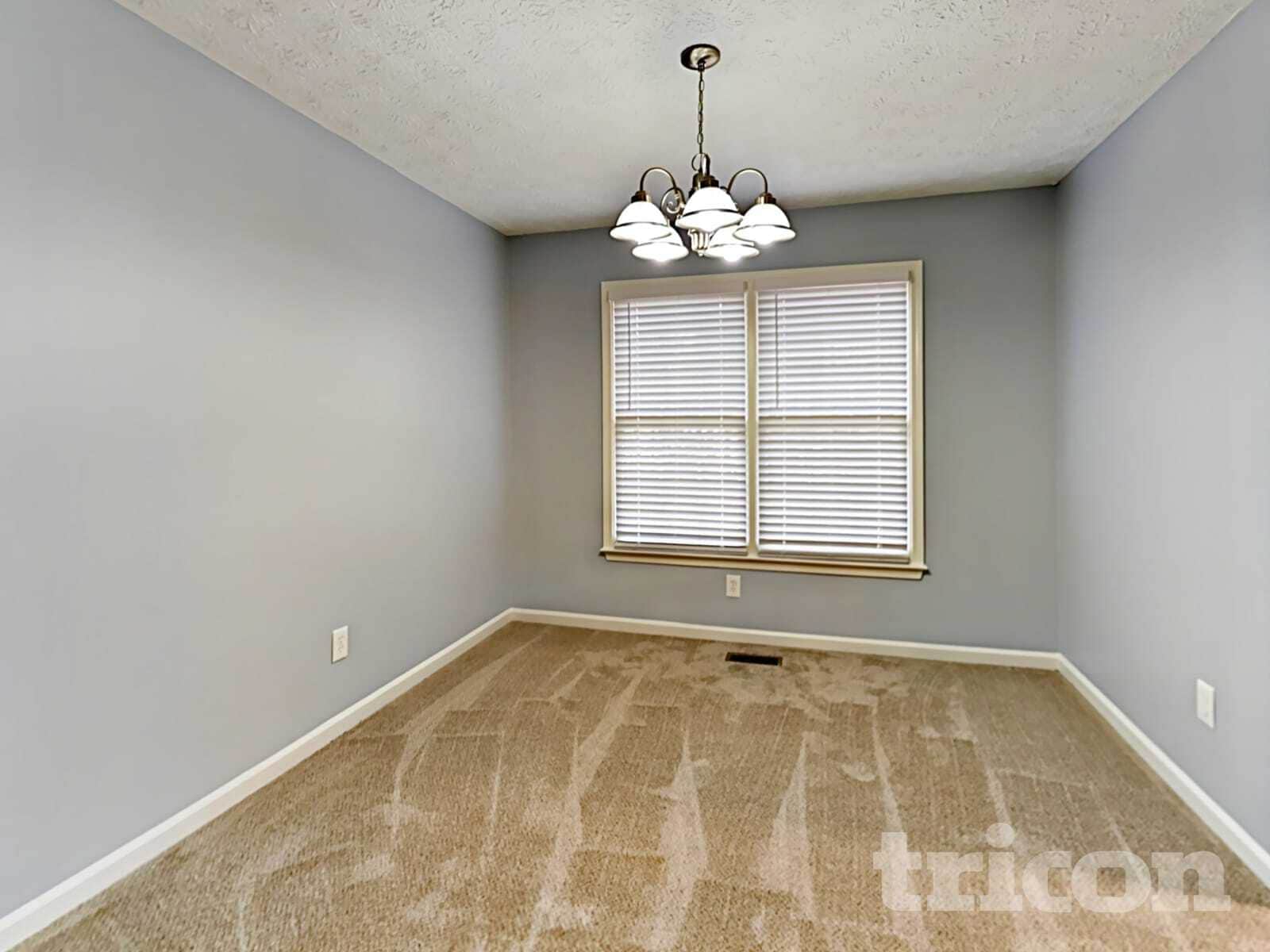 Building Photo - 262 Maplelake Dr