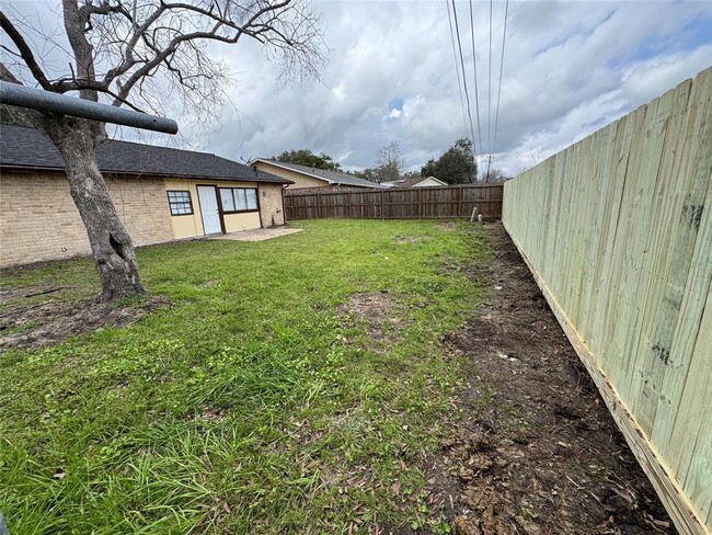 Building Photo - 2803 Quiet Bend Dr