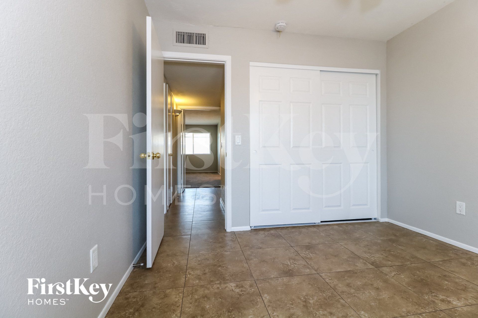 Building Photo - 5820 W Carol Ave