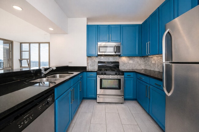 Building Photo - 200 N Jefferson St