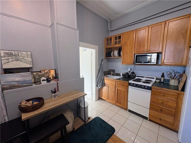 Building Photo - 438 Wolcott Ave