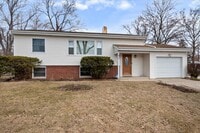 Building Photo - 517 Longwood Dr