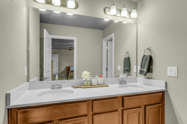 Building Photo - Charming 2-story home in Lorson Ranch