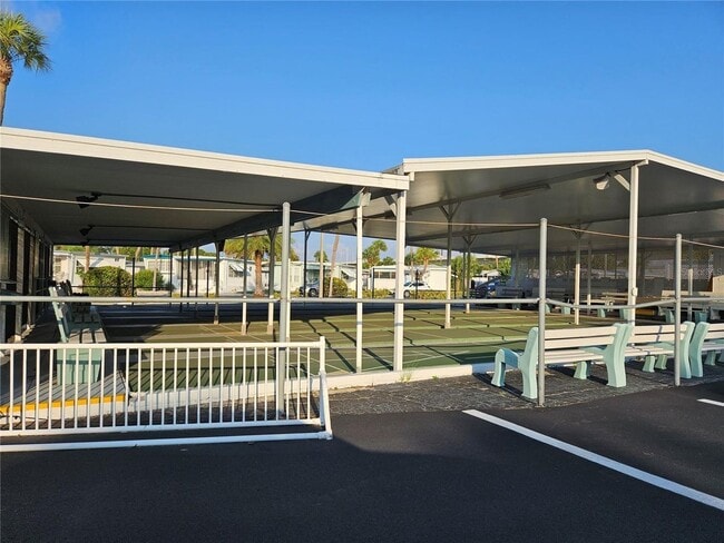 Building Photo - 2 bedroom 2 bath fully remodeled mobile home for rent in 55+ community in south Tampa