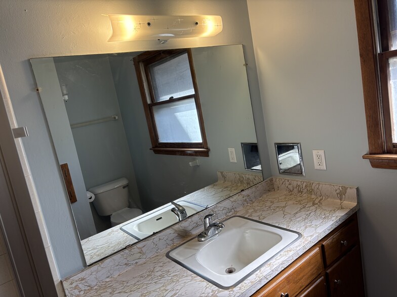 Bathroom - 8162 W Beckett Ave