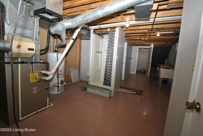 Building Photo - 1910 Janlyn Rd