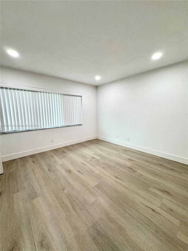 Building Photo - 6929 SW 109th Pl