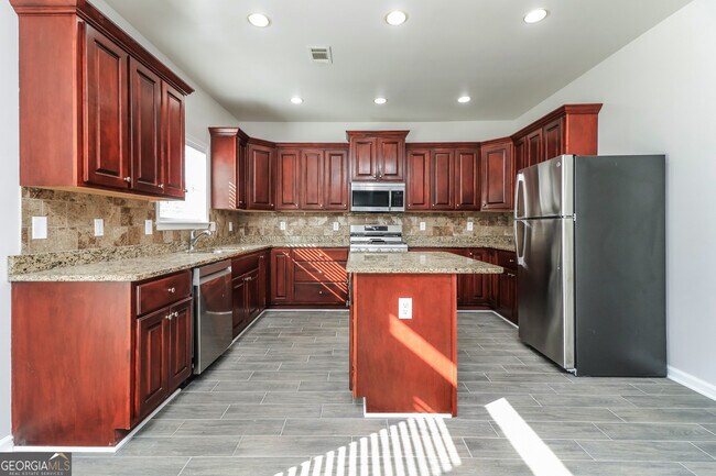 Building Photo - 107 Heritage Club Trail