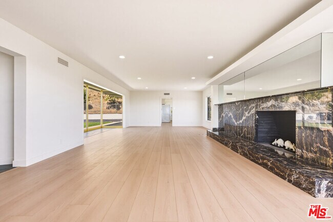 Building Photo - 1682 Larco Way