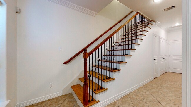 Building Photo - 2540 Prospect St