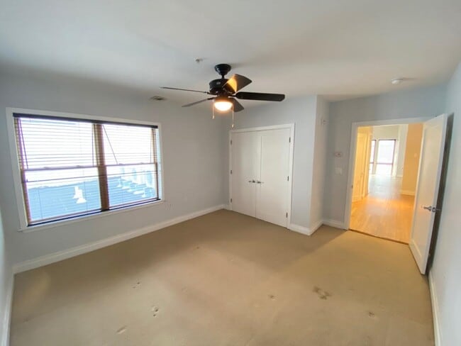 Building Photo - 338 Grove St