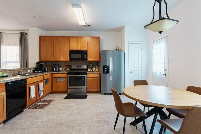 Building Photo - 7617 Topaz Way