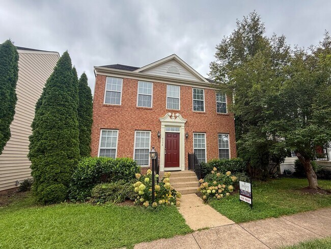 Building Photo - Spacious & Bright Home in Parks of Piedmon...