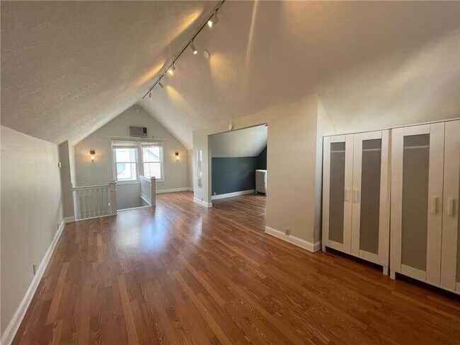 Building Photo - 3310 Holmes Ave
