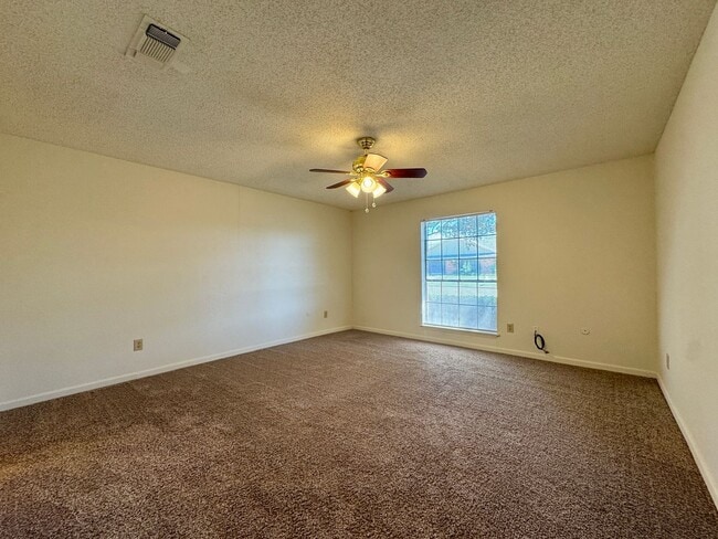 Building Photo - Duplex