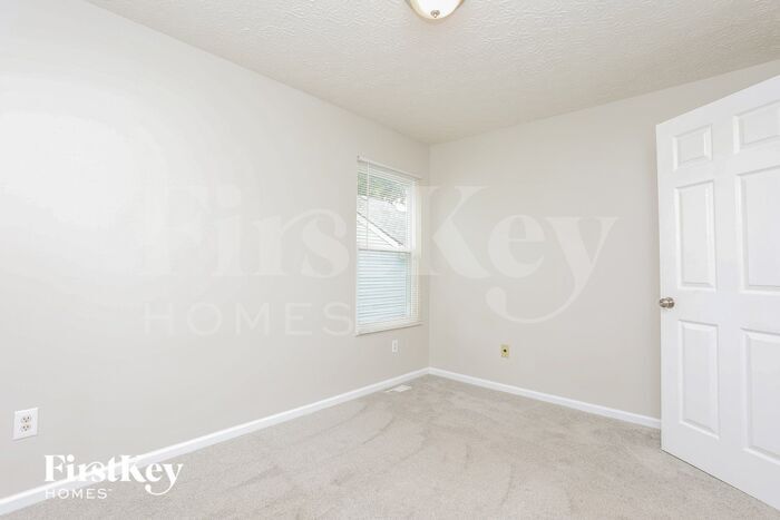 Building Photo - 3215 Heatherside Dr