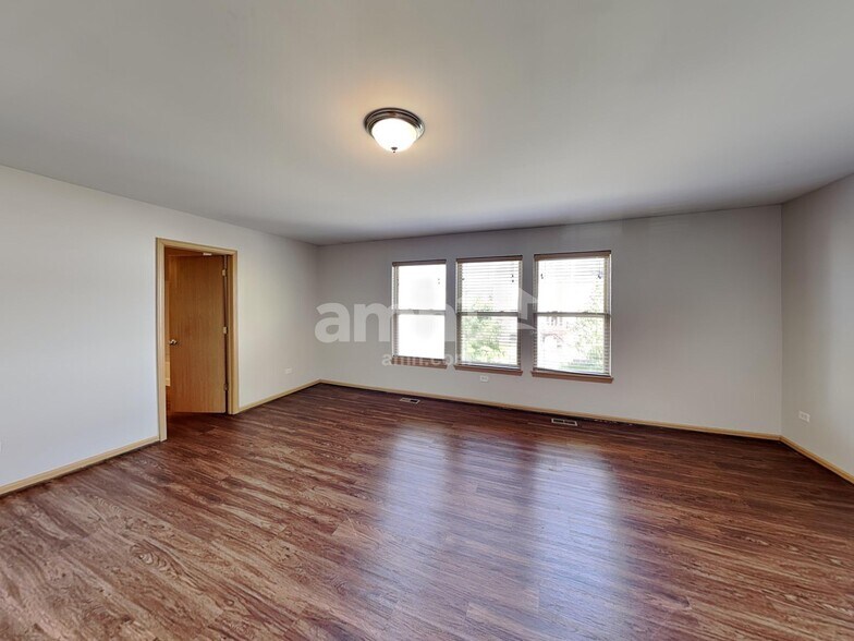 Building Photo - 3226 Kenilworth Ln