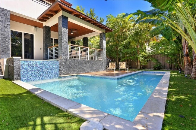 Building Photo - 573 Warren Ln