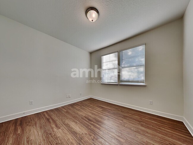 Building Photo - 567 Tumbled Stone Way