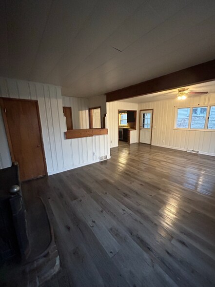 Building Photo - 1615 Iowa Ave