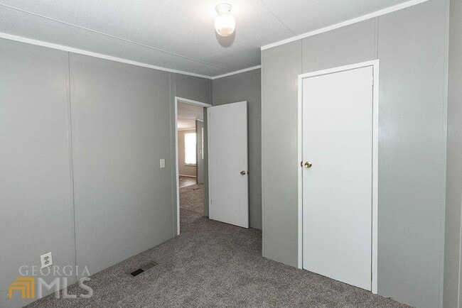 Building Photo - 108 Sherwood Rd