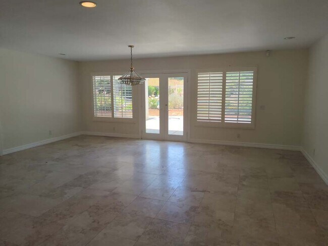 Building Photo - Beautiful and Spacious 4 Bed, 3 Bath Home ...