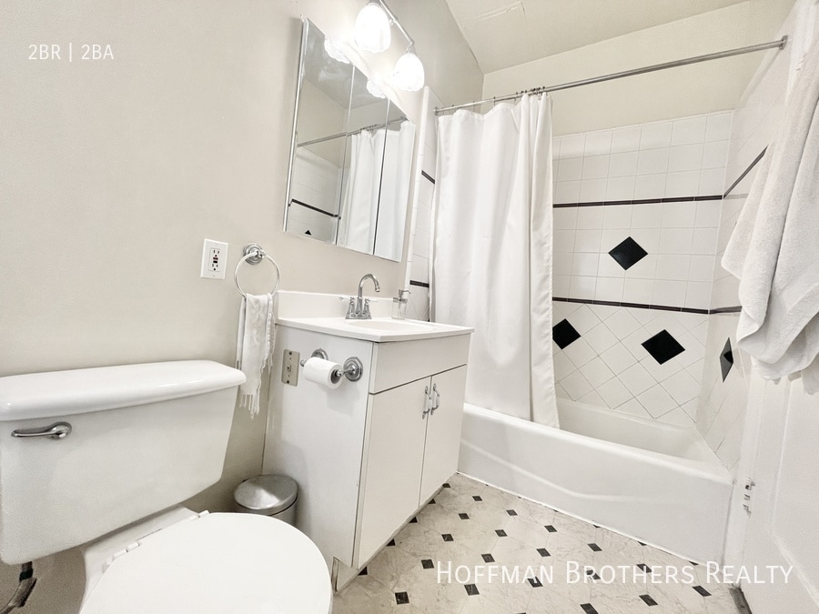 Building Photo - 606 N Spaulding Ave