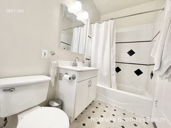 Building Photo - 606 N Spaulding Ave