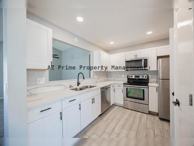 Building Photo - 8870 W Villa Rita Dr