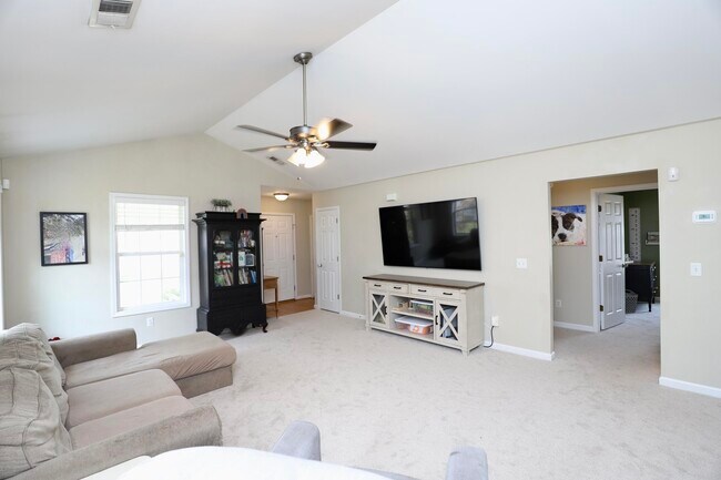 Building Photo - 1116 Waverly Pl Dr