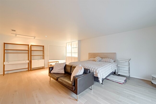 Building Photo - 39 River Hollow Ln