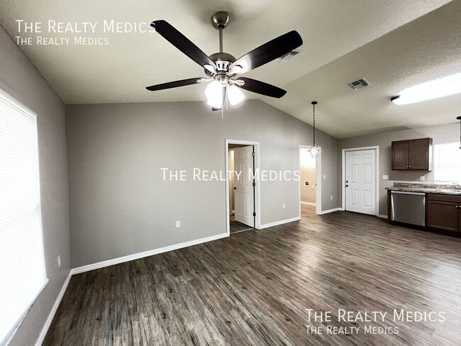 Building Photo - 5312 NW 6th Pl